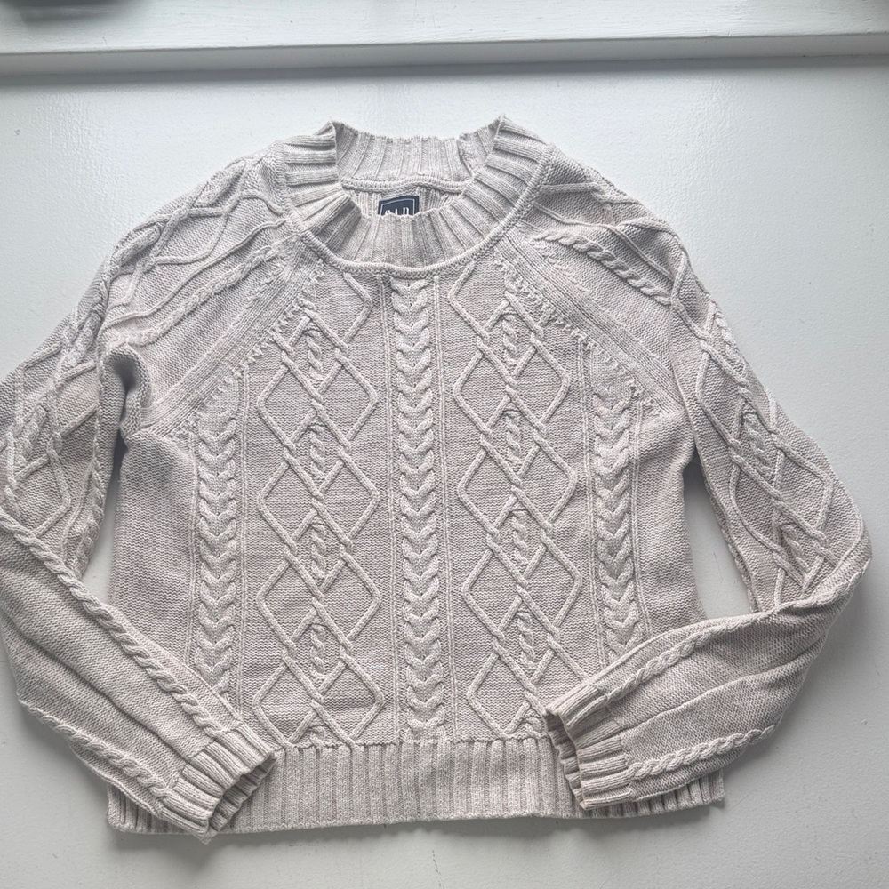 GAP Cable Knit Sweater in Cream